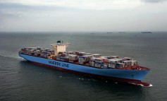 Maersk orders seven boxships in China, more could follow
